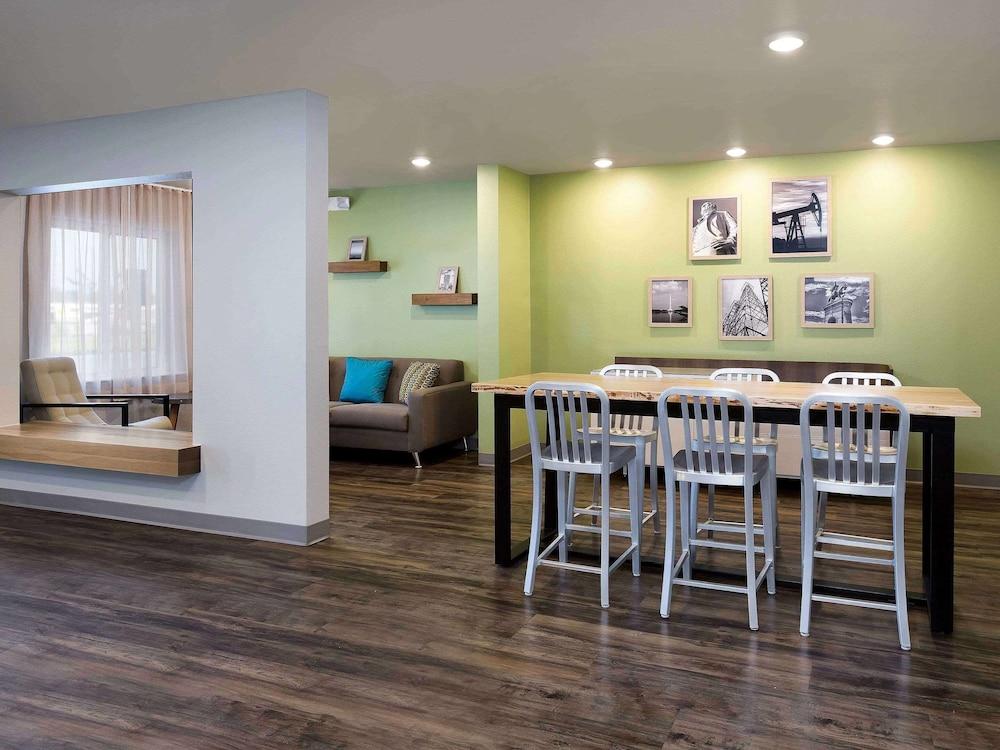 Suburban Studios Watford City Extérieur photo
