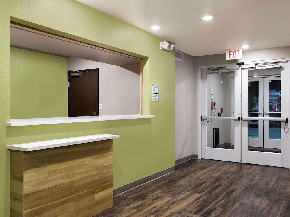 Suburban Studios Watford City Extérieur photo