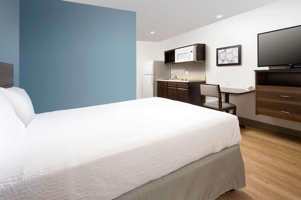 Suburban Studios Watford City Extérieur photo