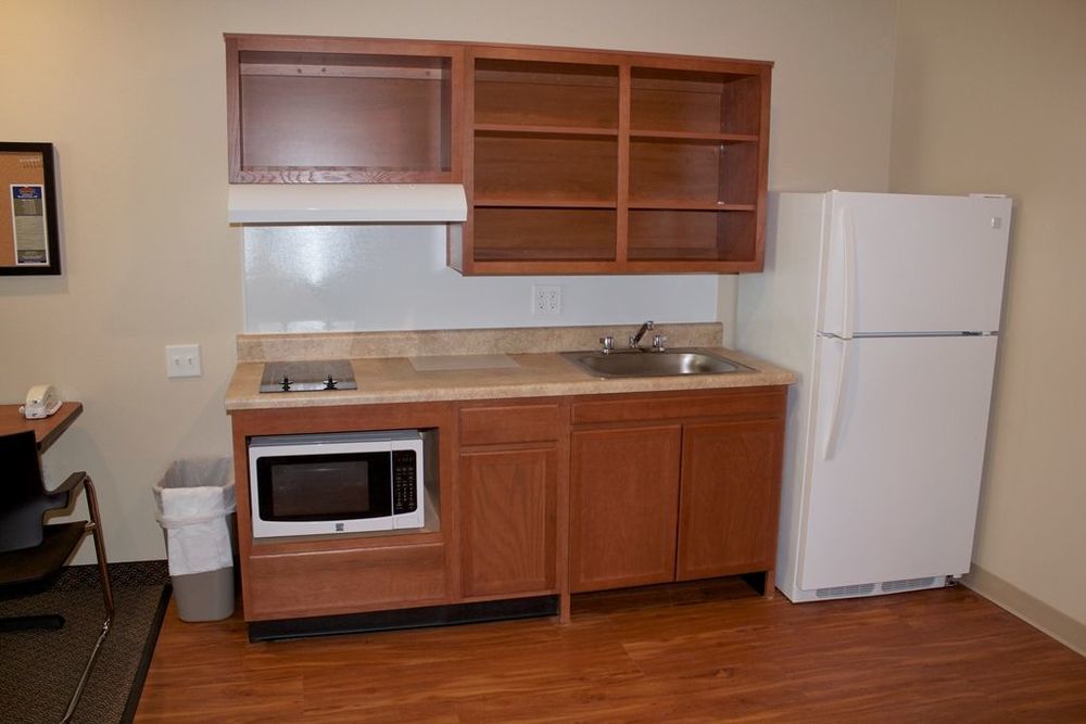 Suburban Studios Watford City Chambre photo
