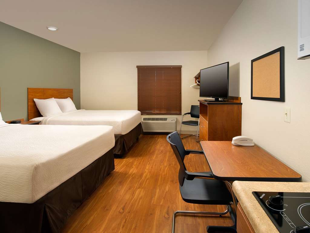 Suburban Studios Watford City Chambre photo